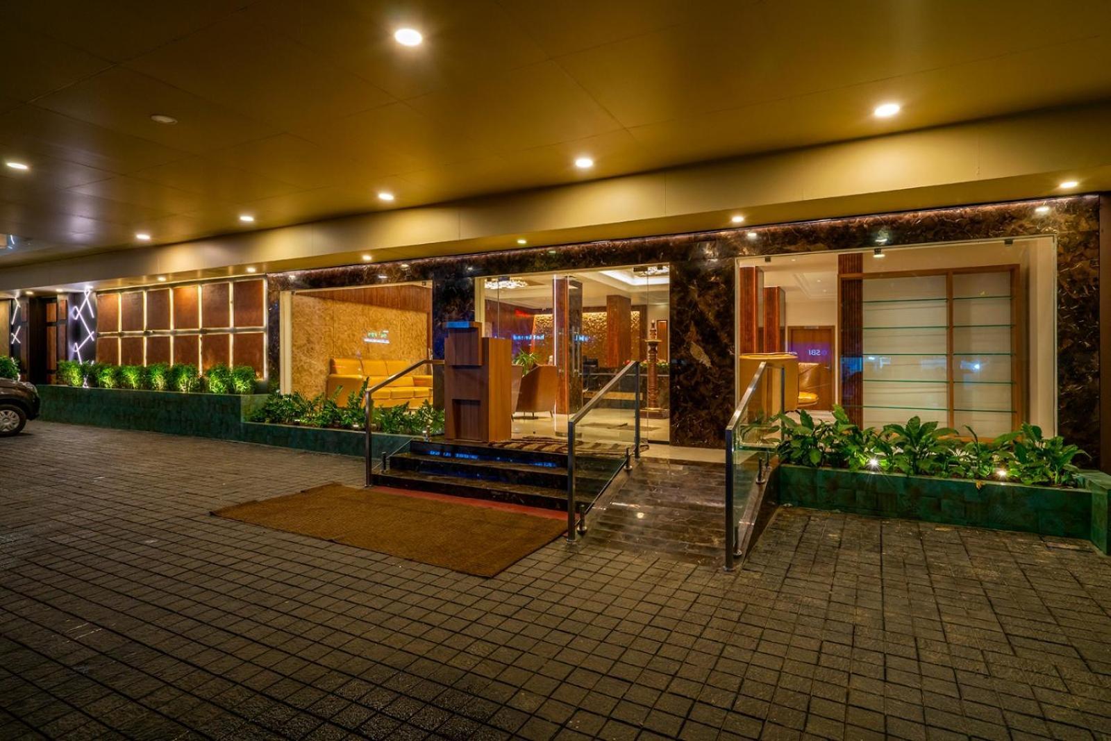 Hotel Malika Residency Ettumanoor 外观 照片